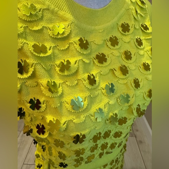 New! SET! QUEEN OF SPARKLES Neon Green Clover Pailette Knit Top & Skirt - Picture 5 of 9